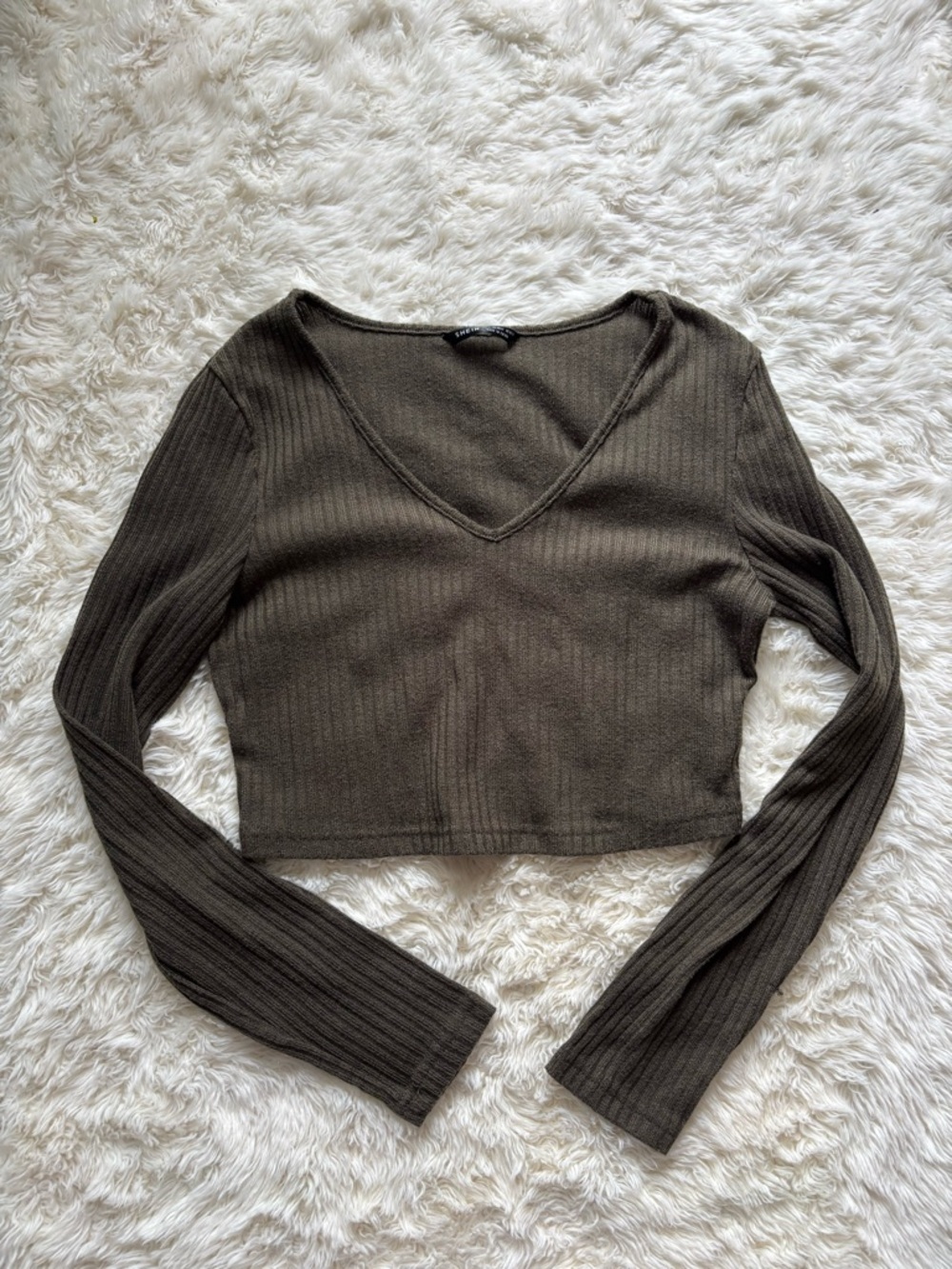 SHEIN Olive Ribbed V-Neck Long Sleeve Crop Top